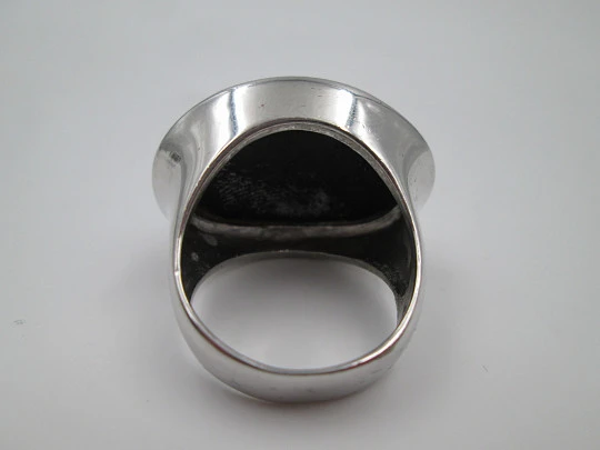 Women's oval ring. 925 sterling silver and black stone. 1990's. Spain