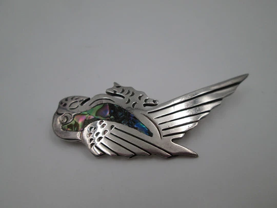 Women's parrot brooch. 925 sterling silver and mother of pearl. Mexico. 1980's