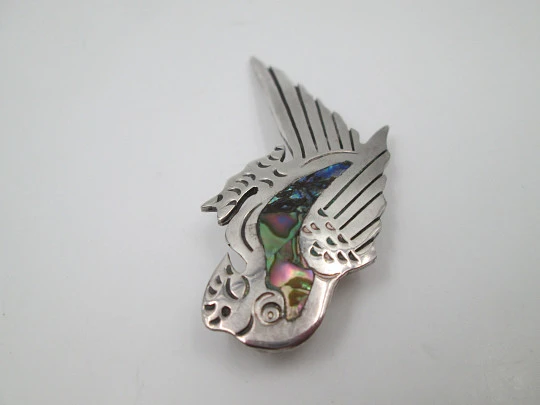 Women's parrot brooch. 925 sterling silver and mother of pearl. Mexico. 1980's