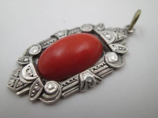 Women's pendant. Sterling silver and red coral. Vegetable motifs. 1940's. Spain