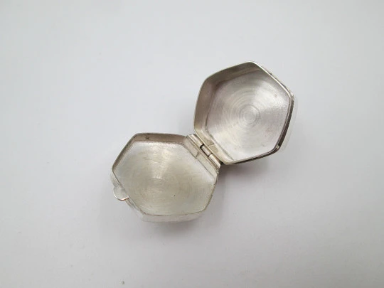 Women's pillbox. Sterling silver. Hexagonal shape. Charro button motif. Spain. 1990's