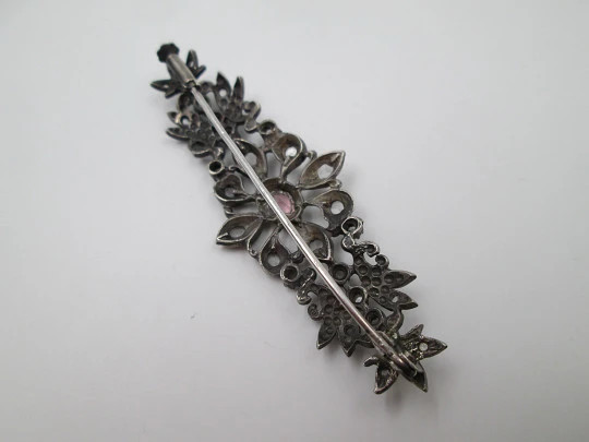 Women's pin brooch. Sterling silver, White sapphires & amethyst. 1950's