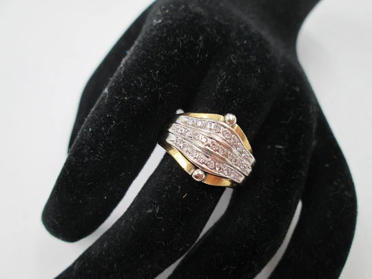 Women's rhomboid ring. 18 karat yellow gold and diamonds brilliant cut