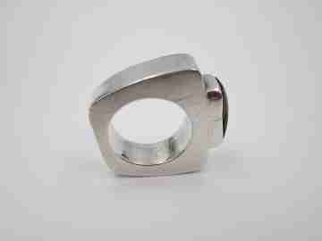 Women's ring. 925 sterling silver and brown rectangular stone. 1990's