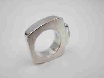 Women's ring. 925 sterling silver and brown rectangular stone. 1990's