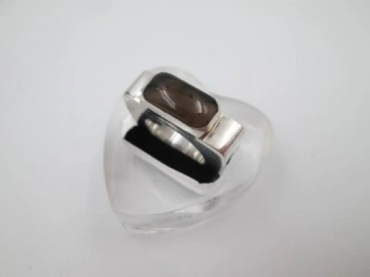 Women's ring. 925 sterling silver and brown rectangular stone. 1990's