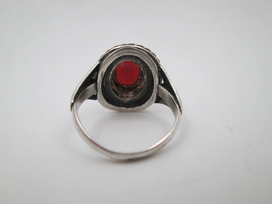 Women's ring. 925 sterling silver and gold edge. Marcasite and red oval coral. 1980