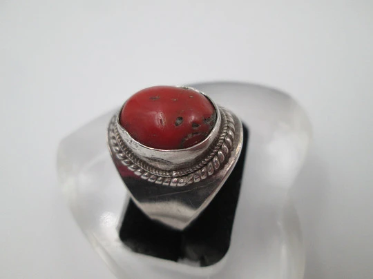 Women's ring. 925 sterling silver and red coral. Cord edge. Hallmarks. 1980's