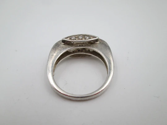 Women's ring. 925 sterling silver and white rhinestones trims. Europe. 1990's