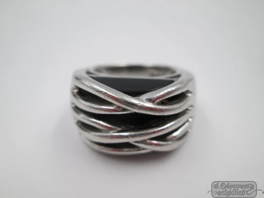 Women's ring. 925 sterling silver. Black stone. 1990's. Spain