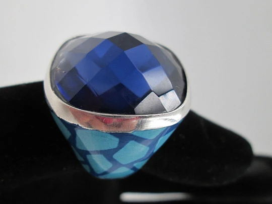 Women's ring. 925 sterling silver. Faceted gem & blue enamel. Spain. 1990's