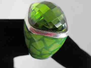Women's ring. 925 sterling silver. Faceted gem & green enamel. Spain. 1990's