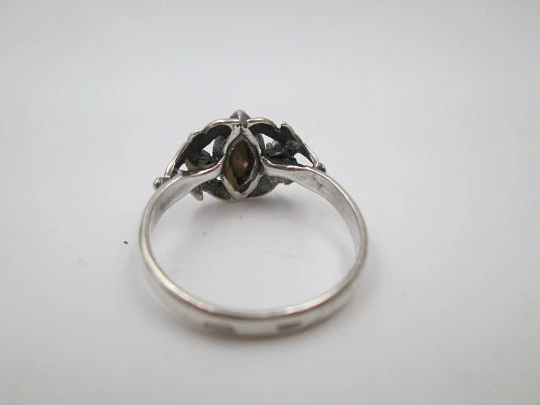 Women's ring. 925 sterling silver. Violet gem and white stones. Vegetable motifs. 1980's