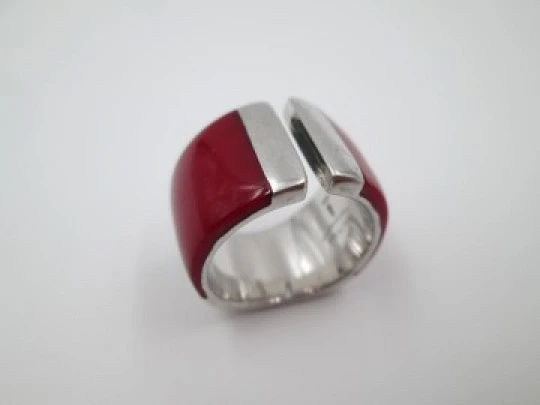 Women's ring. Jorge Revilla design. 925 sterling silver & red enamel