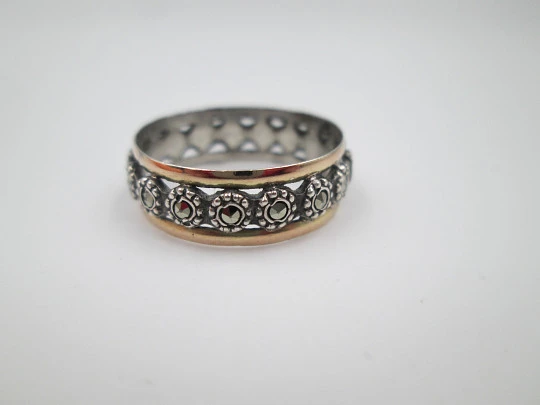 Women's ring. Sterling silver and gold details. Marcasite stones trims. Europe. 1980's
