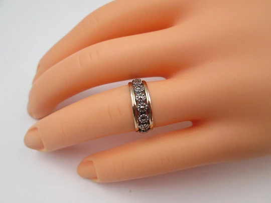 Women's ring. Sterling silver and gold details. Marcasite stones trims. Europe. 1980's