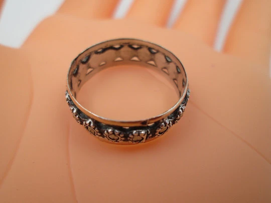 Women's ring. Sterling silver and gold details. Marcasite stones trims. Europe. 1980's