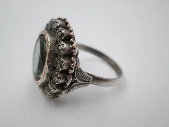 Women's ring. Sterling silver and gold edge. Green stone & marcasite gems