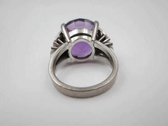 Women's ring. Sterling silver. Amethyst and white gems flowers. Europe. 2000's