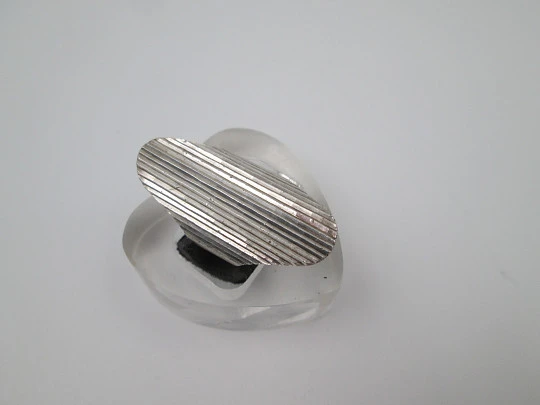 Women's shuttle ring with ribbed motifs. 925 sterling silver. Spain. 1980's