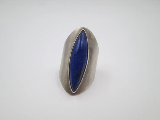 Women's shuttle ring. 925 sterling silver and sea blue stone. 1990's