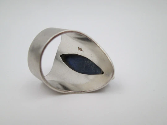 Women's shuttle ring. 925 sterling silver and sea blue stone. 1990's