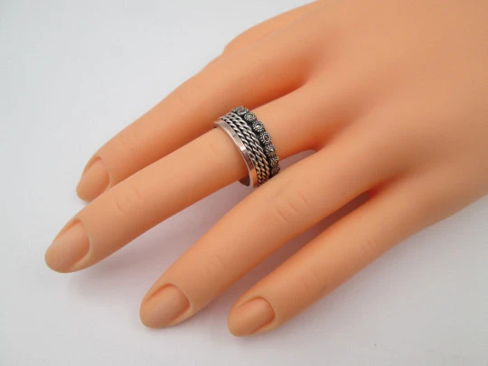 Women's spinner ring. Sterling silver and rolled gold. Marcasite stones. Portugal. 2000's