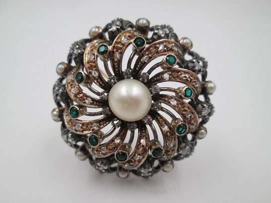 Women's spiral brooch. 18k gold & sterling silver. Pearls, emeralds and diamonds. 1930's