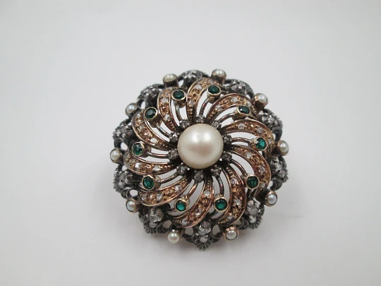 Women's spiral brooch. 18k gold & sterling silver. Pearls, emeralds and diamonds. 1930's