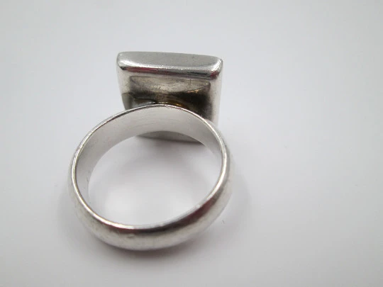 Women's square ring. 925 sterling silver and nacre. Number 13