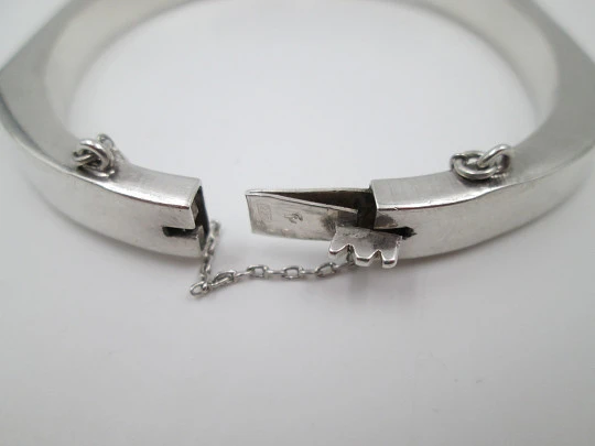 Women's square tubular bracelet. 925 sterling silver. Safety clasp. 1980's