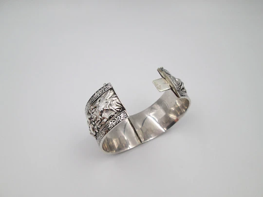 Women's wide bangle. Sterling silver. Ears of wheat and fruit on relief. Niello edge. 1970's