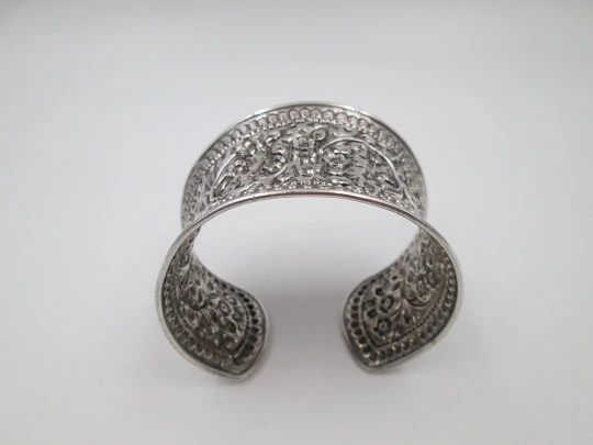 Women's wide bracelet. Sterling silver. Flowers, leaves and shells. 1990's. Europe Women's wide bracelet. Sterling silver. Flowers, leaves and shells. 1990's. Europe