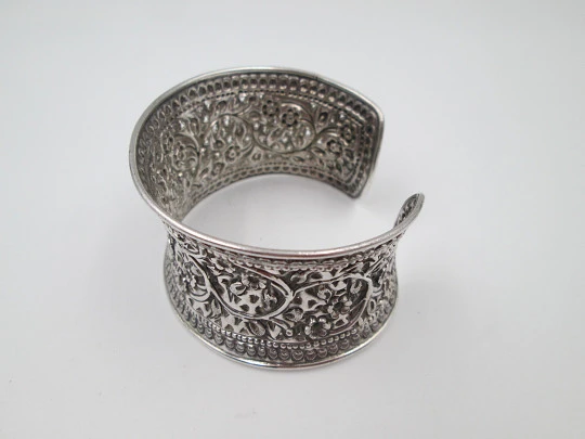 Women's wide bracelet. Sterling silver. Flowers, leaves and shells. 1990's. Europe Women's wide bracelet. Sterling silver. Flowers, leaves and shells. 1990's. Europe