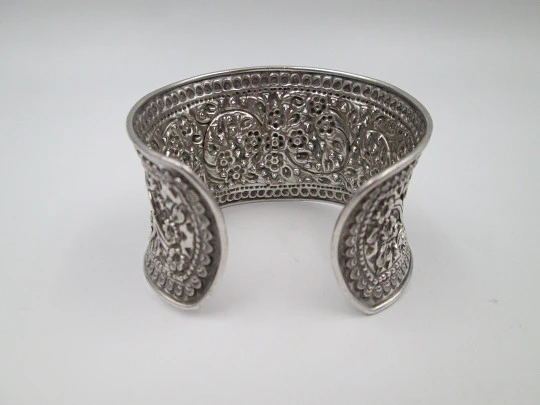 Women's wide bracelet. Sterling silver. Flowers, leaves and shells. 1990's. Europe Women's wide bracelet. Sterling silver. Flowers, leaves and shells. 1990's. Europe