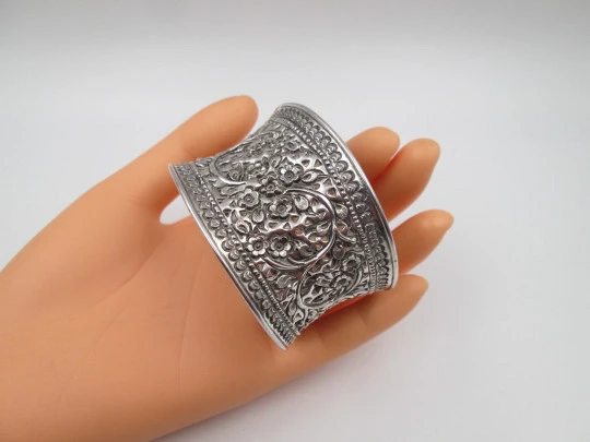 Women's wide bracelet. Sterling silver. Flowers, leaves and shells. 1990's. Europe Women's wide bracelet. Sterling silver. Flowers, leaves and shells. 1990's. Europe