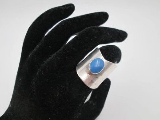 Women's wide ring. 925 sterling silver and turquoise blue stone. 1990