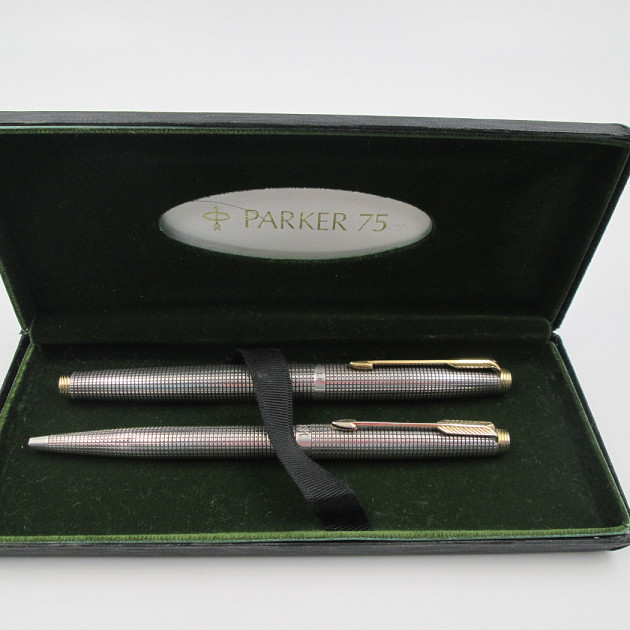 Writing Set Parker 75 Cisele Sterling Silver And Gold Plated 1970s 14k ...