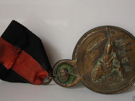 Yser medal. Bronze and enamel. Belgium. 1918. Fabric tape