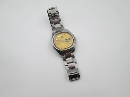 Zenith Surf men's automatic watch. Stainless steel. Calendar. Bracelet. Swiss. 1970's Zenith Surf men's automatic watch. Stainless steel. Calendar. Bracelet. Swiss. 1970's