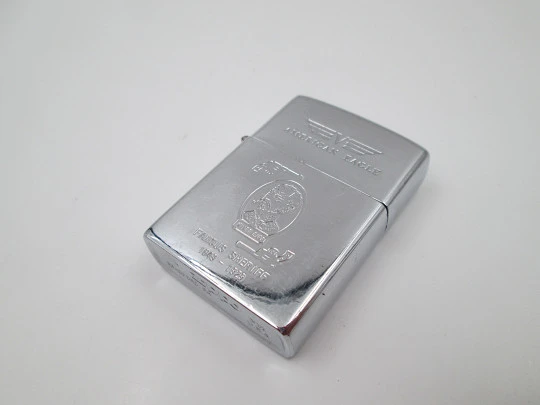 Zippo American Eagle Wyatt Earp. Metal cromado. Gasolina. Estados Unidos. 1990