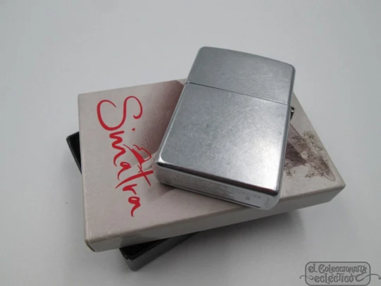 Zippo Frank Sinatra. 2002. Petrol. Silver plated brass. Box