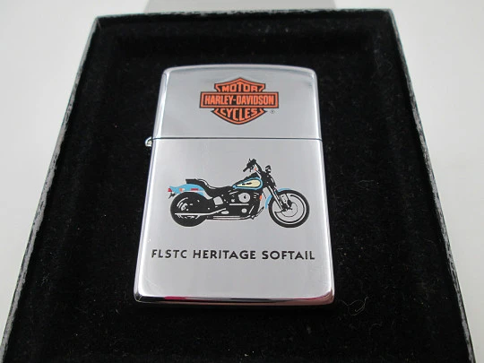 Zippo Harley Davidson. Metal cromado. Heritage Softail. Caja y documentación