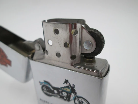 Zippo Harley Davidson. Metal cromado. Heritage Softail. Caja y documentación