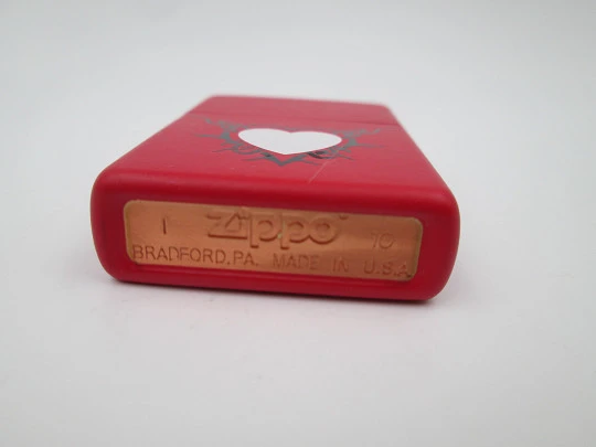 Zippo Love petrol pocket lighter. Chromed metal and red enamel. USA. 2010