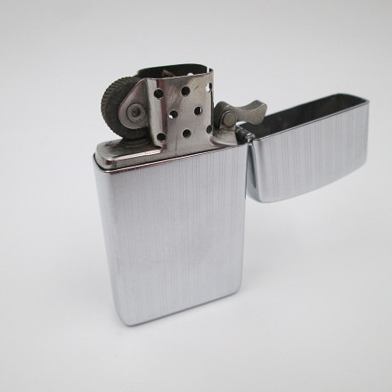 zippo-petrol-pocket-lighter.-