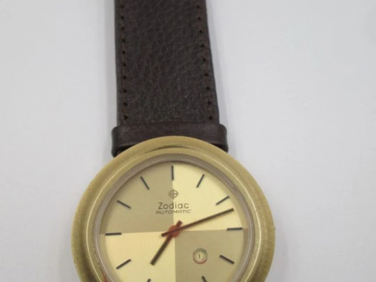 Zodiac LTD 34. Gold plated & stainless steel. Automatic. 1970. Oval case