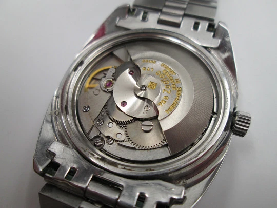 Zodiac. Automatic. Steel. Bitone iridescent dial. Calendar. Bracelet. 1970's