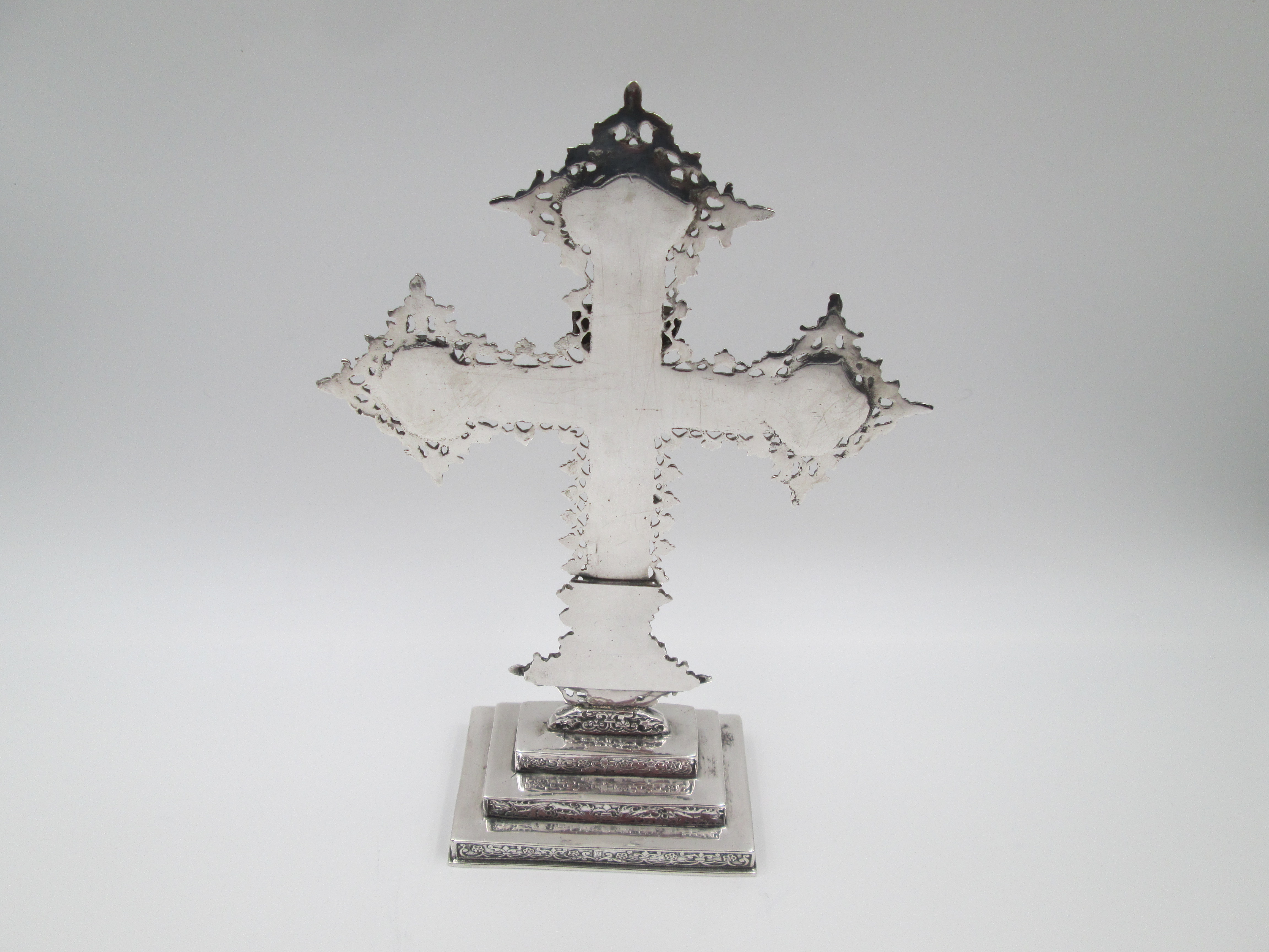 Crucifijo De Mesa Con Tetramorfos Joyeria Malde Plata Ley | El ...