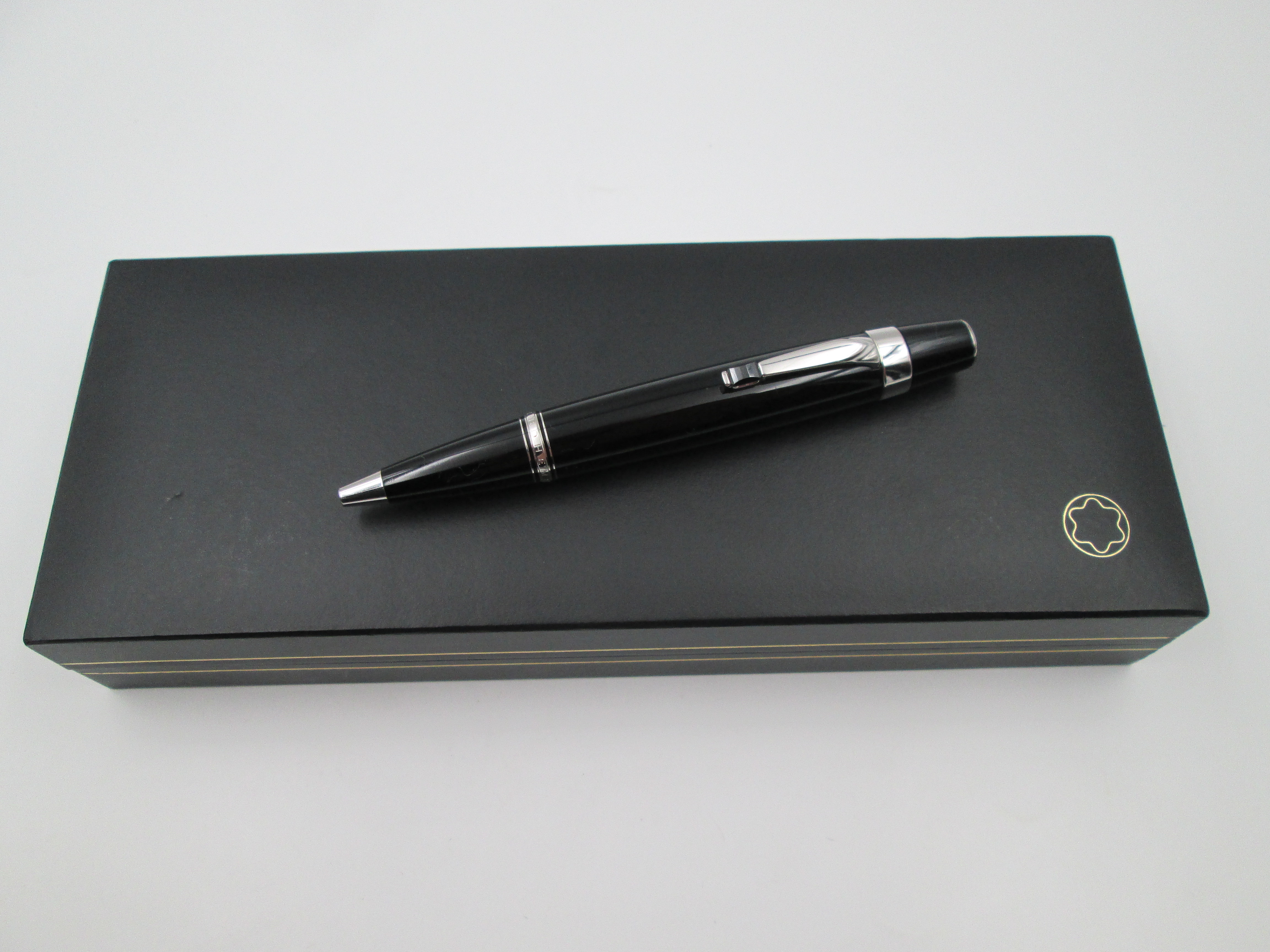 Montblanc boheme ballpoint pen 2025